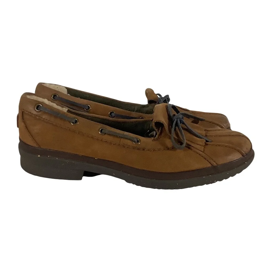 UGGAustralia Brown Leather Kiltie Fringe Moccasin Loafers Shearling Lined Womens